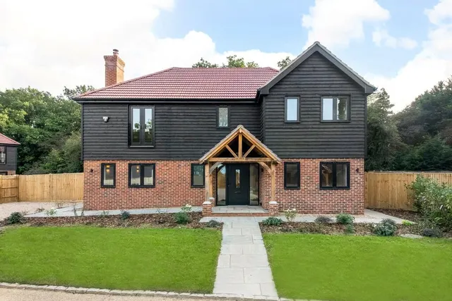Henrietta Place, Berrys Green, photo 1