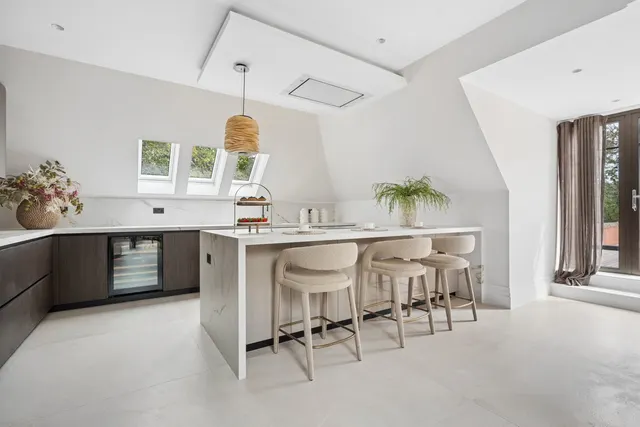 Flat Wildacre, Northwood, HA6, photo 3