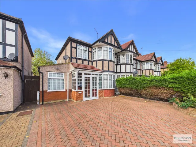 Kenmore Avenue, Kenton, HA3, photo 1
