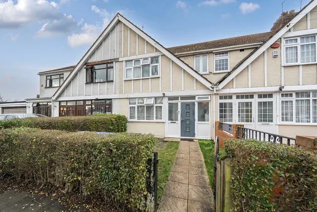 D'arcy Drive, Harrow, HA3, photo 1
