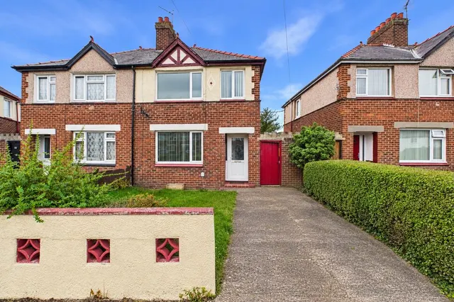 Bryn Crescent, Rhuddlan, LL18, photo 1