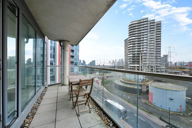 Ross Apartments, Capital East, E16, photo 3