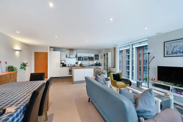 Ross Apartments, Capital East, E16, photo 1