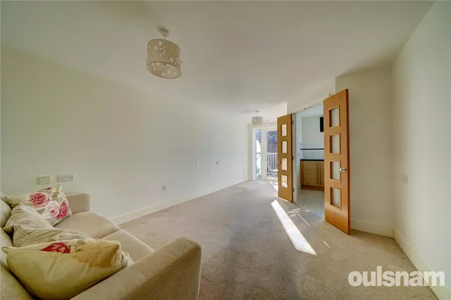 Hanbury Road, Droitwich, WR9, photo 3