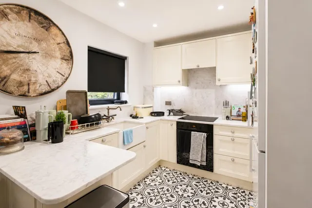 Putney Hill, London, SW15, photo 2