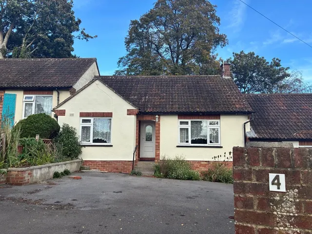 Churchill Close, Wells, BA5, photo 1