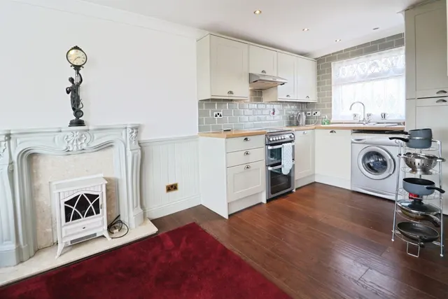 Fort Road, Penarth, CF64, photo 3