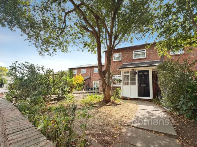 Old Pond Close, Camberley, GU15, photo 1