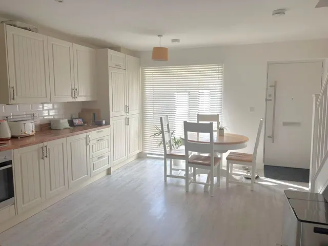 Trevelyan Road, Swindon, SN3, photo 2