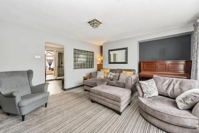 Muncaster Road, Ashford, TW15, photo 2