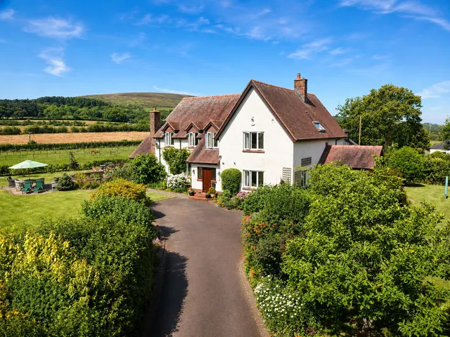 Brockwell Lane, Wootton Courtenay, TA24, photo 1