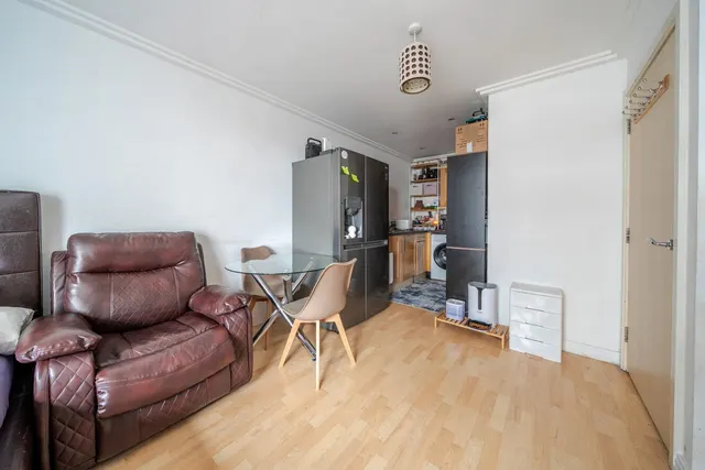 Victoria Road, Acton, London, W3, photo 1