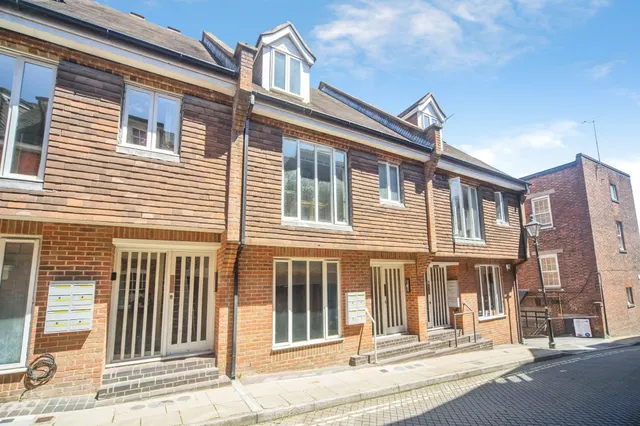 St. Clement Street, Winchester, photo 1