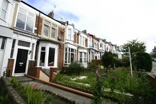 3 bedroom flat — Beach Road, Westoe