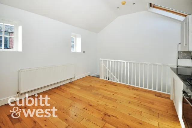 East Street, Havant, PO9, photo 2
