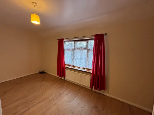 Porters Avenue, Dagenham, RM8, photo 3