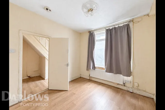 Birchwood Avenue, Pontypridd, photo 3