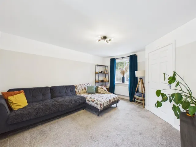 Bream Rise, Thackley, BD10, photo 2