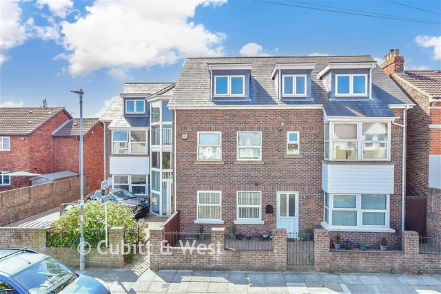Henderson Road, Southsea, PO4, photo 1