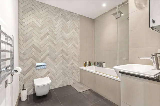 Photo 3 — Hepscott Road, London, E9 5HB