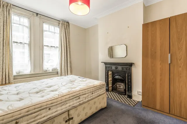 Photo 3 — Coverton Road, London, SW17