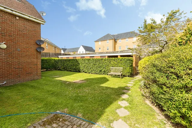 Parsonage Road, Horsham, RH12, photo 2