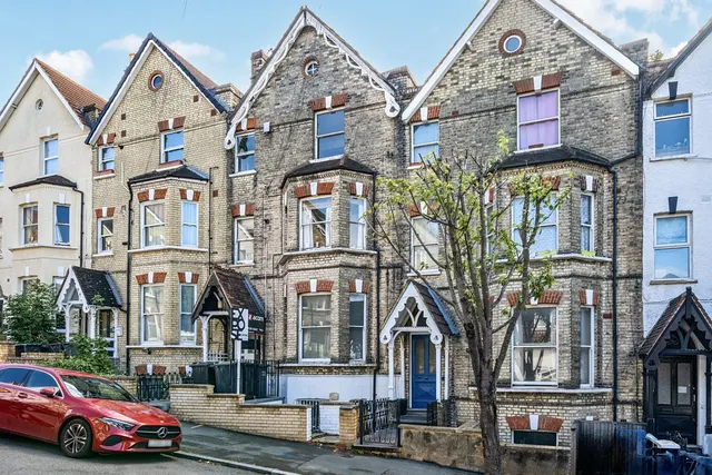 Essex Grove, SE19, photo 1