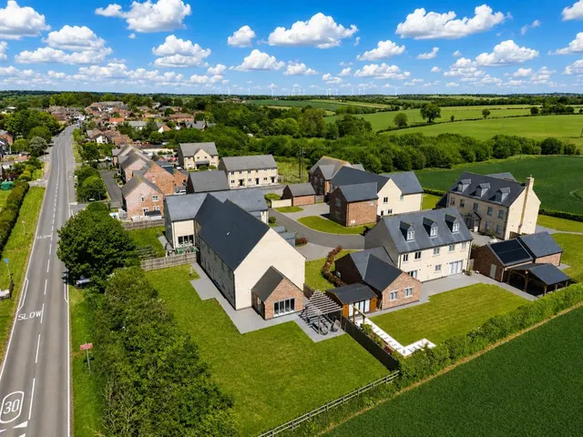 Coles Close, Little Harrowden, photo 2