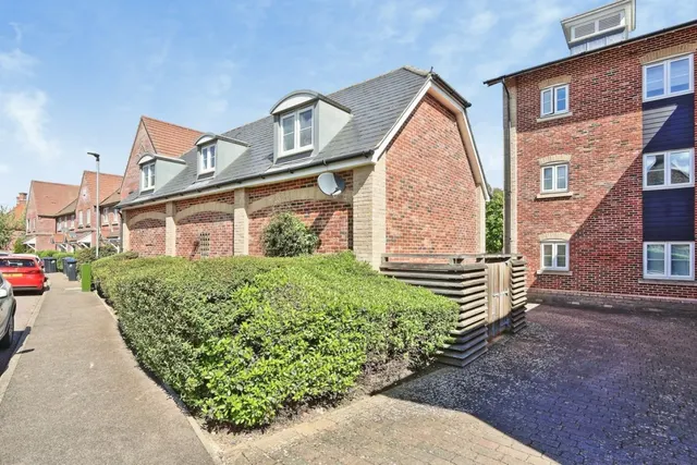 Ancient Meadows, Bottisham CB25, photo 1