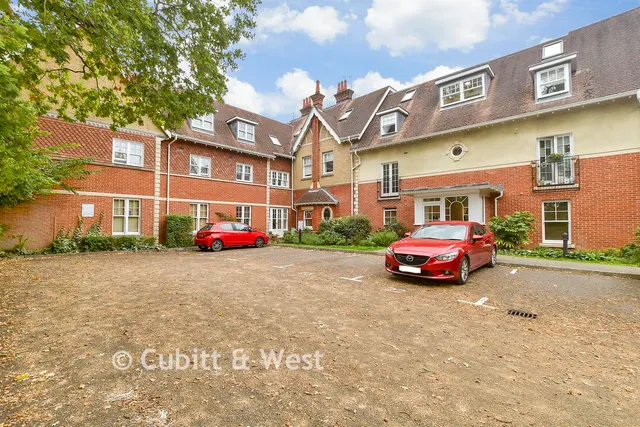 Massetts Road, Horley, RH6, photo 1