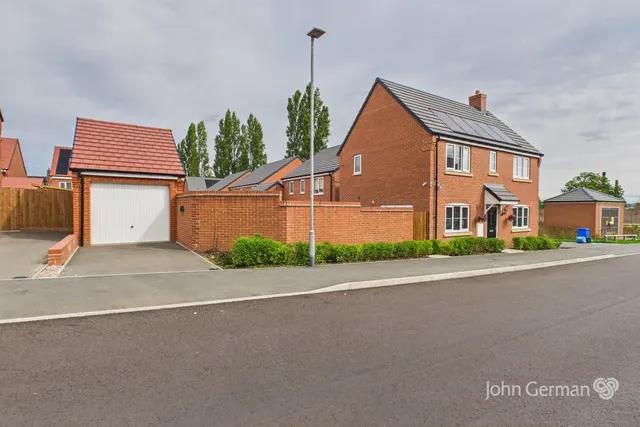 Abbot Way, Burton-on-Trent, photo 1