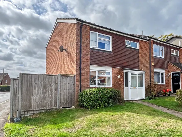 Oakwood, Flackwell Heath, HP10, photo 1
