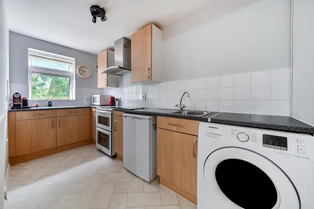 Fox Road, Slough, SL3, photo 2