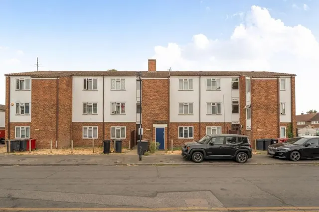 Fox Road, Slough, SL3, photo 1