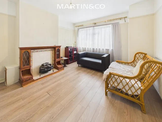 Spring Rise, Egham, TW20, photo 2