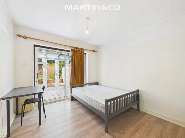 Spring Rise, Egham, TW20, photo 3