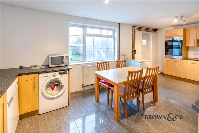 Lawnwood Avenue, Elkesley, photo 3