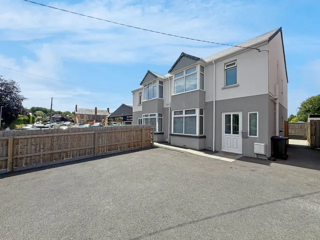 Moormead Road, Wroughton, SN4, photo 2