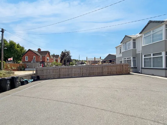 Moormead Road, Wroughton, SN4, photo 3