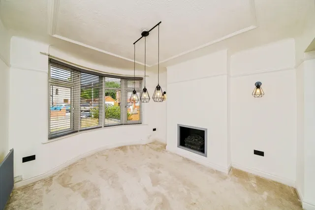 Crosthwaite Avenue, Eastham, CH62, photo 3