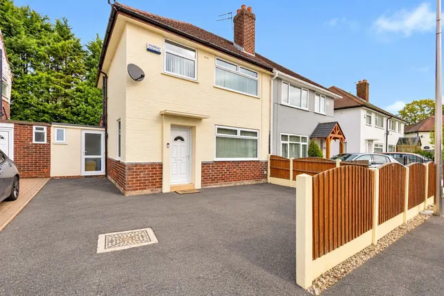 Athlone Avenue, Cheadle Hulme, SK8, photo 1