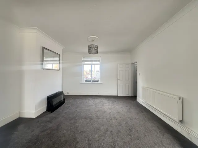 Sedgley Road, Woodsetton, DY1, photo 2