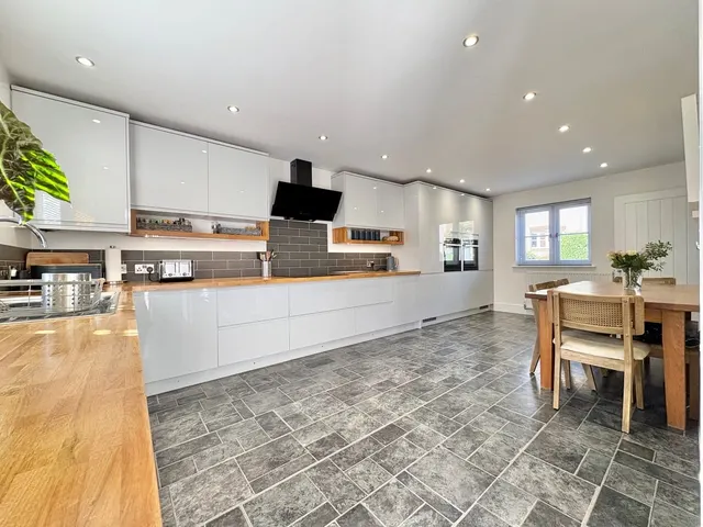 Photo 2 — Colindale Street, Monkston Park, Milton Keynes, Milton Keynes, MK10 9PJ