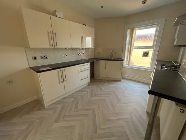 Newcastle Avenue, S80, photo 3
