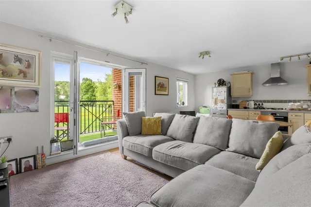 Fryers Lane, High Wycombe, HP12, photo 2