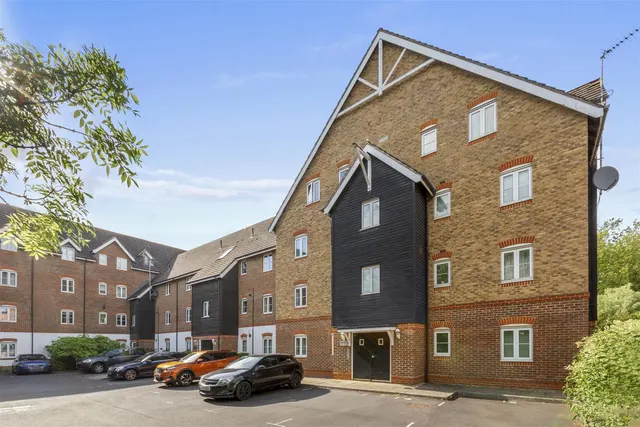 Fryers Lane, High Wycombe, HP12, photo 1