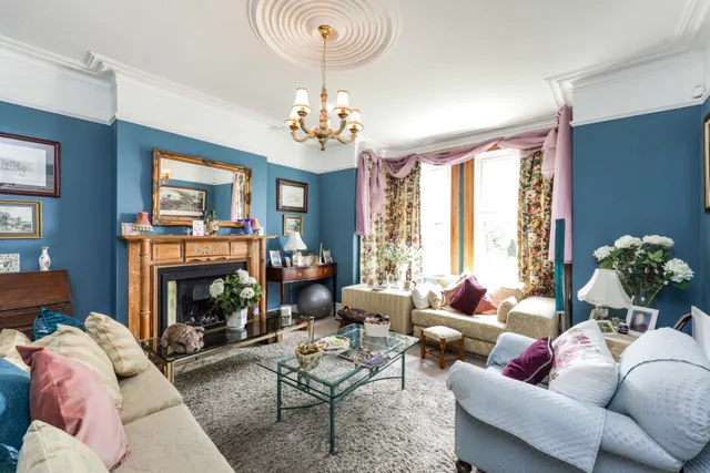 Chester Road, Northwood, HA6, photo 2