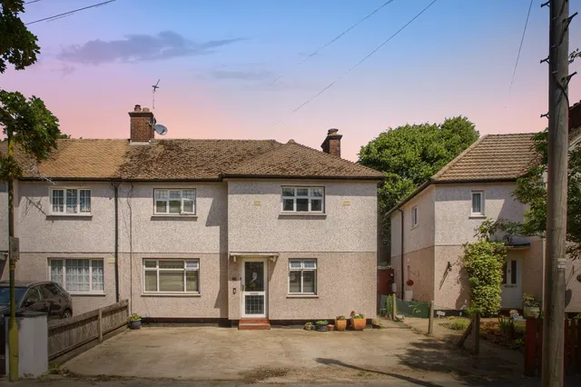 Woodside, Watford, WD24, photo 1