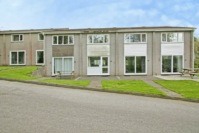 Manor Villas, Atlantic Reach, TR8, photo 1