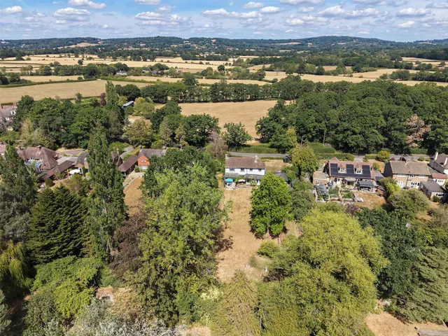 Swan Lane, Edenbridge, TN8, photo 2
